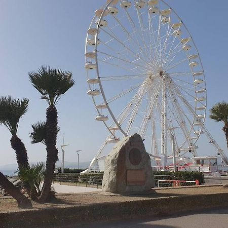T2 Climatise A 5 Minutes A Pied De La Plage Avec Parking, Piscine Et Wifi Fréjus Exteriör bild