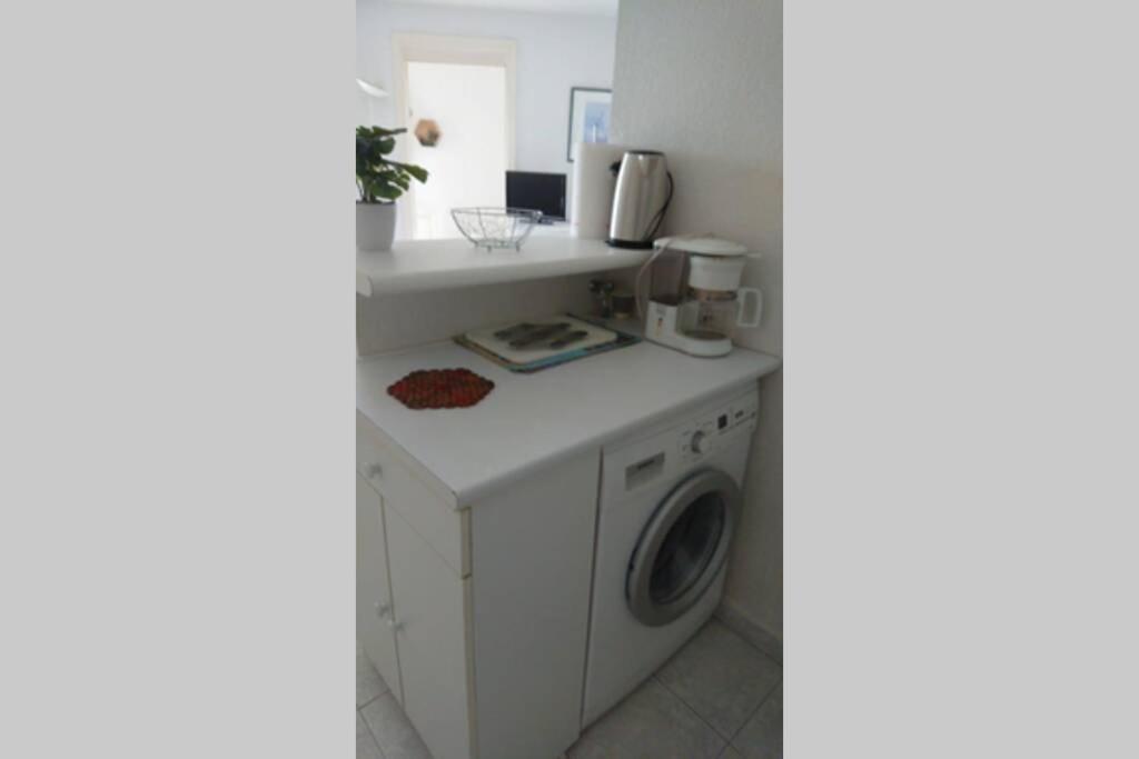 T2 Climatise A 5 Minutes A Pied De La Plage Avec Parking, Piscine Et Wifi Fréjus Exteriör bild