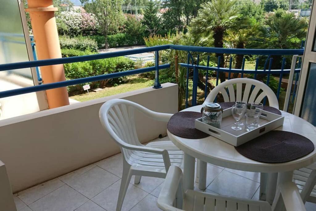 T2 Climatise A 5 Minutes A Pied De La Plage Avec Parking, Piscine Et Wifi Fréjus Exteriör bild