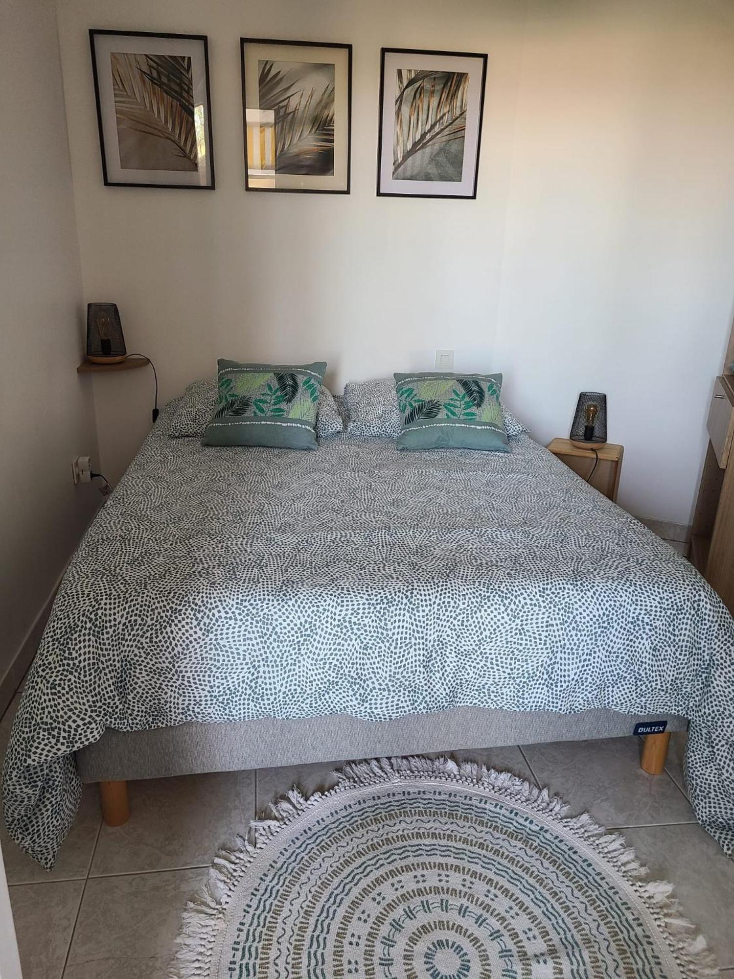 T2 Climatise A 5 Minutes A Pied De La Plage Avec Parking, Piscine Et Wifi Fréjus Exteriör bild